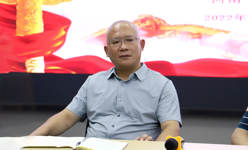 李宏伟.jpg